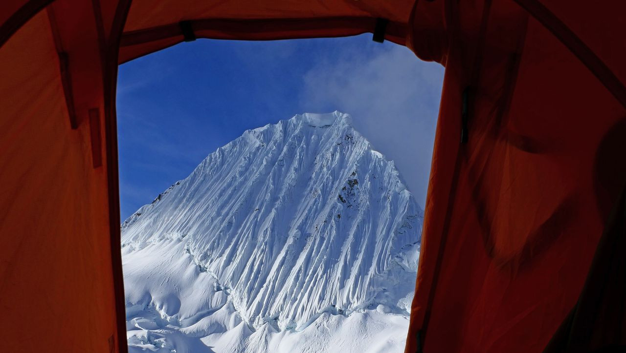 Un coucher de soleil sur l'Alpamayo !